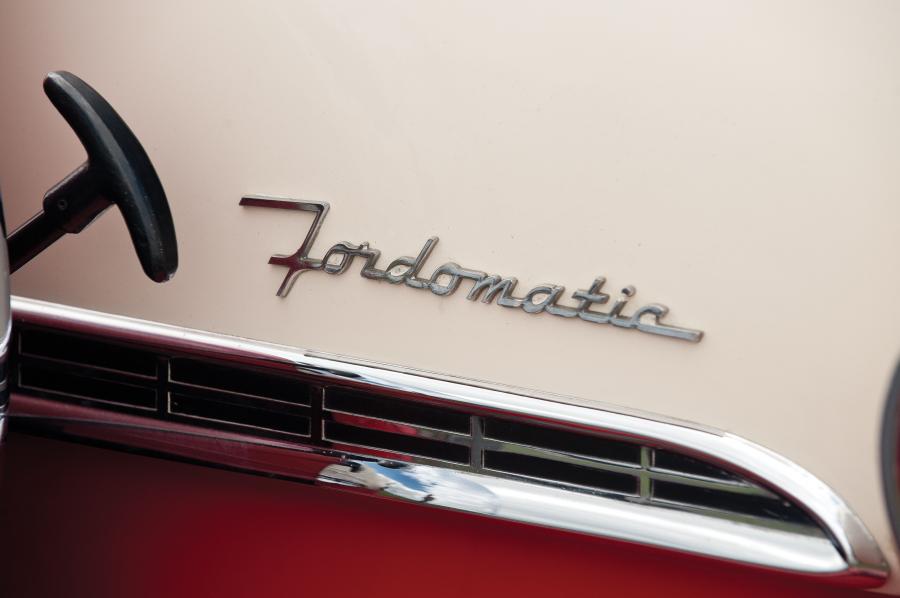  Ford Fairlane Crown Victoria Skyliner 1955 года  (фото 26 из 36)
